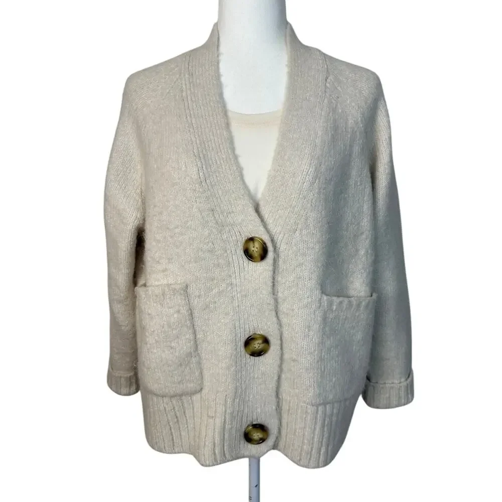 Zara Women's White Cardigan Sweater 3 Button Size Small Excellent Condition